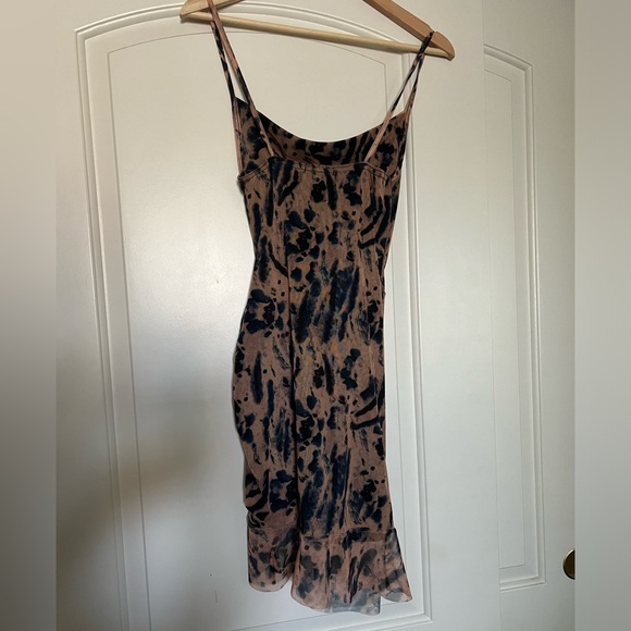 PrettyLittleThing Pink Spotted Mini Dress with Ruching and Ties - Picture 2 of 4